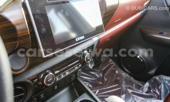 Acheter Import Voiture Toyota Hilux Blanc à Import - Dubai, East Mahé Acheter Import Voiture Toyota Hilux Blanc à Import - Dubai, East Mahé