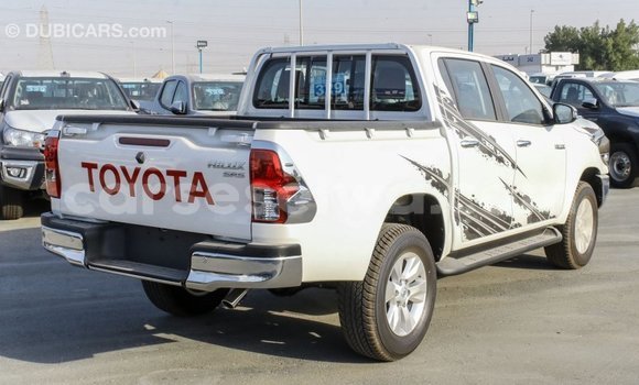 Acheter Import Voiture Toyota Hilux Blanc à Import - Dubai, East Mahé Acheter Import Voiture Toyota Hilux Blanc à Import - Dubai, East Mahé