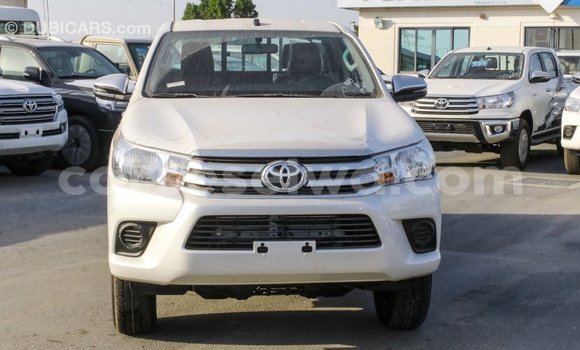Acheter Import Voiture Toyota Hilux Blanc à Import - Dubai, East Mahé Acheter Import Voiture Toyota Hilux Blanc à Import - Dubai, East Mahé