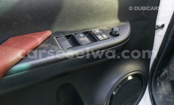 Acheter Import Voiture Toyota Hilux Blanc à Import - Dubai, East Mahé Acheter Import Voiture Toyota Hilux Blanc à Import - Dubai, East Mahé