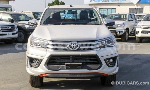 Acheter Import Voiture Toyota Hilux Blanc à Import - Dubai, East Mahé Acheter Import Voiture Toyota Hilux Blanc à Import - Dubai, East Mahé