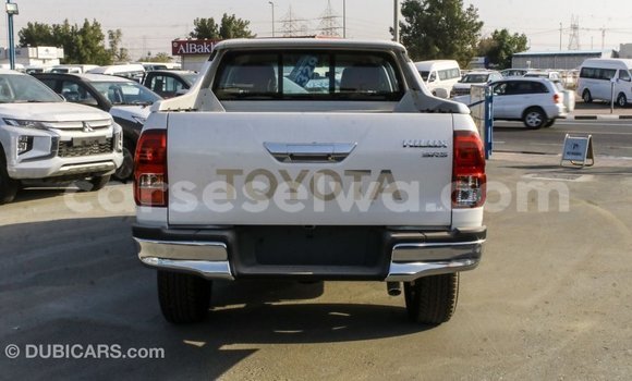 Acheter Import Voiture Toyota Hilux Blanc à Import - Dubai, East Mahé Acheter Import Voiture Toyota Hilux Blanc à Import - Dubai, East Mahé