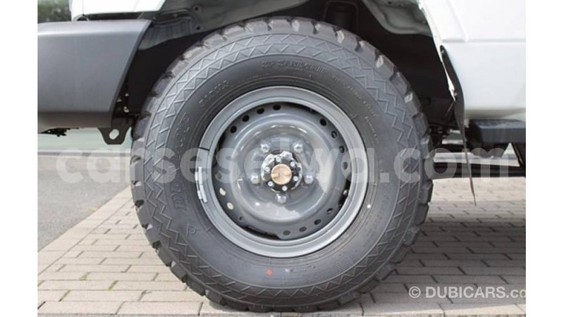 Big with watermark toyota land cruiser east mahe import dubai 6298