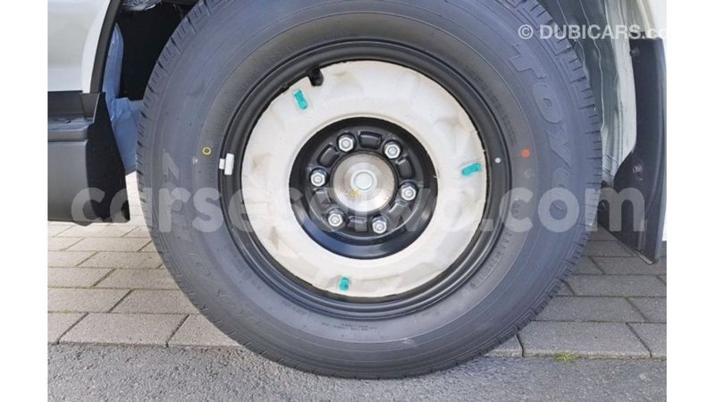 Big with watermark toyota hiace east mahe import dubai 6301