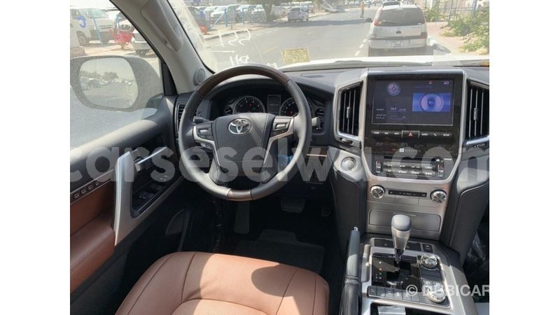 Big with watermark toyota land cruiser east mahe import dubai 6324