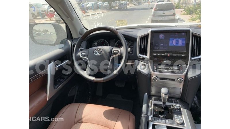 Big with watermark toyota land cruiser east mahe import dubai 6324