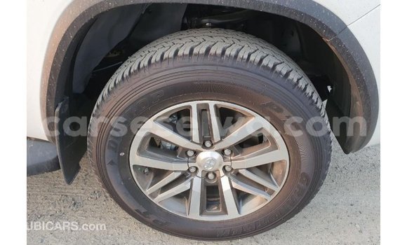 Acheter Import Voiture Toyota Fortuner Blanc à Import - Dubai, East Mahé Acheter Import Voiture Toyota Fortuner Blanc à Import - Dubai, East Mahé