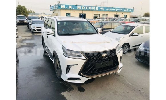 Acheter Import Voiture Lexus LX Blanc à Import - Dubai, East Mahé Acheter Import Voiture Lexus LX Blanc à Import - Dubai, East Mahé