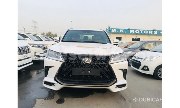 Acheter Import Voiture Lexus LX Blanc à Import - Dubai, East Mahé Acheter Import Voiture Lexus LX Blanc à Import - Dubai, East Mahé