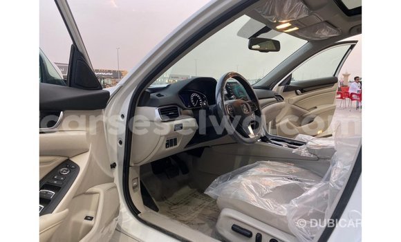Acheter Import Voiture Honda Accord Blanc à Import - Dubai, East Mahé Acheter Import Voiture Honda Accord Blanc à Import - Dubai, East Mahé