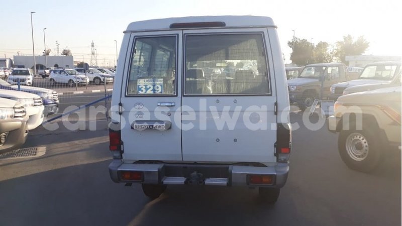 Big with watermark toyota land cruiser east mahe import dubai 6342