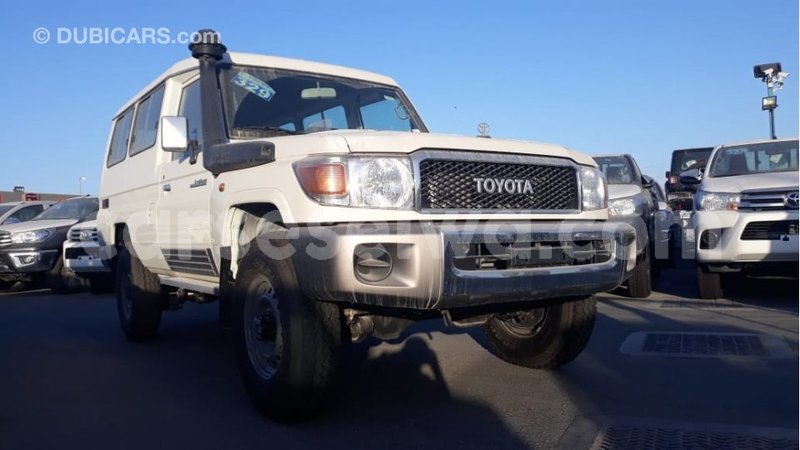 Big with watermark toyota land cruiser east mahe import dubai 6342