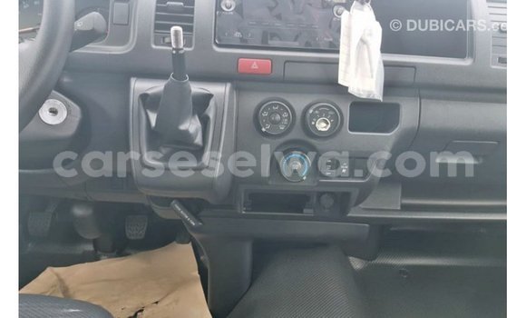 Buy Import Toyota Hiace White Car in Import - Dubai in East Mahé Buy Import Toyota Hiace White Car in Import - Dubai in East Mahé