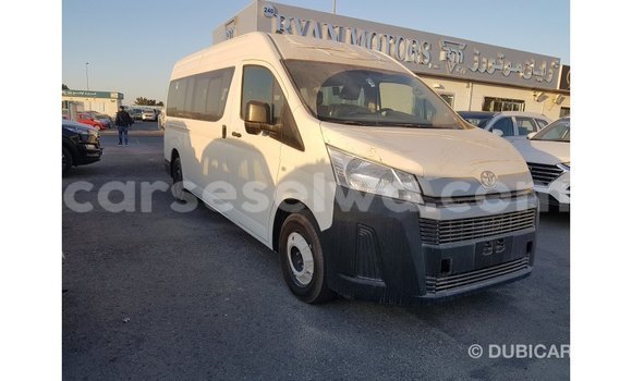 Acheter Import Voiture Toyota Hiace Blanc à Import - Dubai, East Mahé Acheter Import Voiture Toyota Hiace Blanc à Import - Dubai, East Mahé