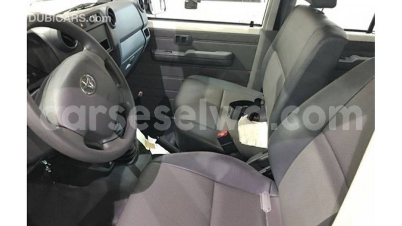 Big with watermark toyota land cruiser east mahe import dubai 6359