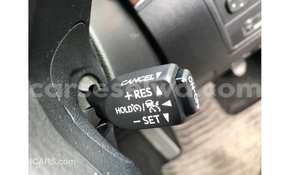 Acheter Import Voiture Toyota Land Cruiser Blanc à Import - Dubai, East Mahé Acheter Import Voiture Toyota Land Cruiser Blanc à Import - Dubai, East Mahé