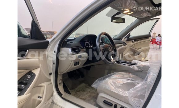 Acheter Import Voiture Honda Accord Blanc à Import - Dubai, East Mahé Acheter Import Voiture Honda Accord Blanc à Import - Dubai, East Mahé