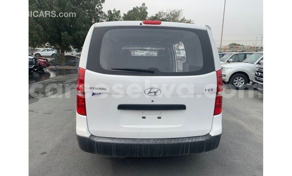 Buy Import Hyundai Cargo White Car in Import - Dubai in East Mahé Buy Import Hyundai Cargo White Car in Import - Dubai in East Mahé