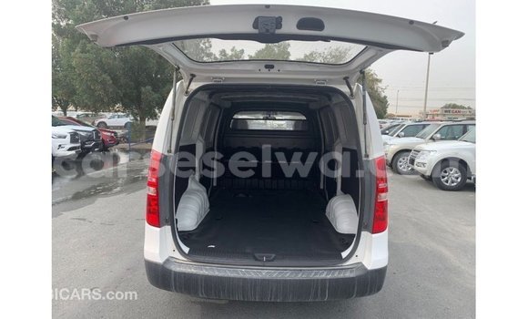 Buy Import Hyundai Cargo White Car in Import - Dubai in East Mahé Buy Import Hyundai Cargo White Car in Import - Dubai in East Mahé