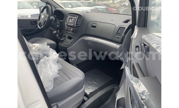 Buy Import Hyundai Cargo White Car in Import - Dubai in East Mahé Buy Import Hyundai Cargo White Car in Import - Dubai in East Mahé