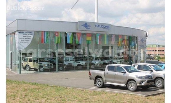 Buy Import Toyota Land Cruiser White Car in Import - Dubai in East Mahé Buy Import Toyota Land Cruiser White Car in Import - Dubai in East Mahé