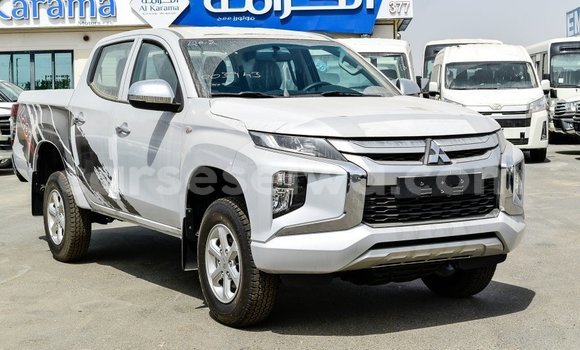 Acheter Import Voiture Mitsubishi L200 Blanc à Import - Dubai, East Mahé Acheter Import Voiture Mitsubishi L200 Blanc à Import - Dubai, East Mahé