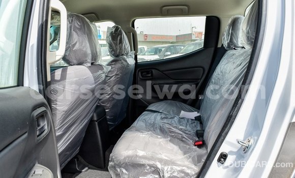 Acheter Import Voiture Mitsubishi L200 Blanc à Import - Dubai, East Mahé Acheter Import Voiture Mitsubishi L200 Blanc à Import - Dubai, East Mahé