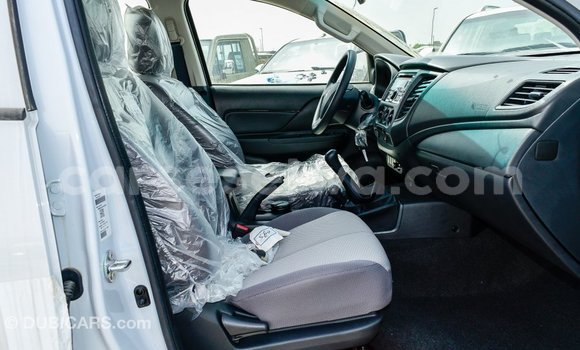 Acheter Import Voiture Mitsubishi L200 Blanc à Import - Dubai, East Mahé Acheter Import Voiture Mitsubishi L200 Blanc à Import - Dubai, East Mahé