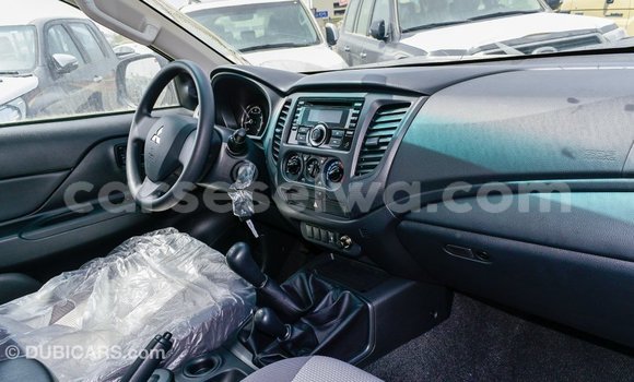 Acheter Import Voiture Mitsubishi L200 Blanc à Import - Dubai, East Mahé Acheter Import Voiture Mitsubishi L200 Blanc à Import - Dubai, East Mahé