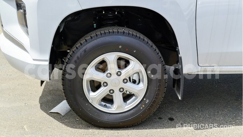 Big with watermark mitsubishi l200 east mahe import dubai 6380