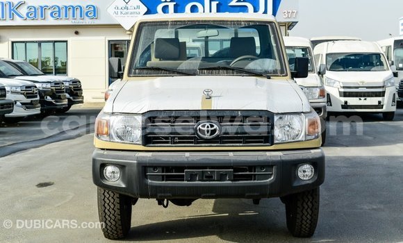 Buy Import Toyota Land Cruiser Beige Car in Import - Dubai in East Mahé Buy Import Toyota Land Cruiser Beige Car in Import - Dubai in East Mahé