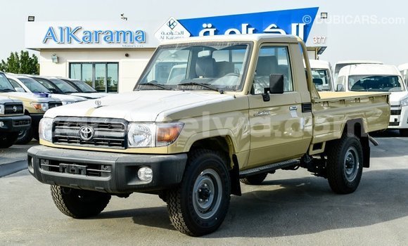Buy Import Toyota Land Cruiser Beige Car in Import - Dubai in East Mahé Buy Import Toyota Land Cruiser Beige Car in Import - Dubai in East Mahé