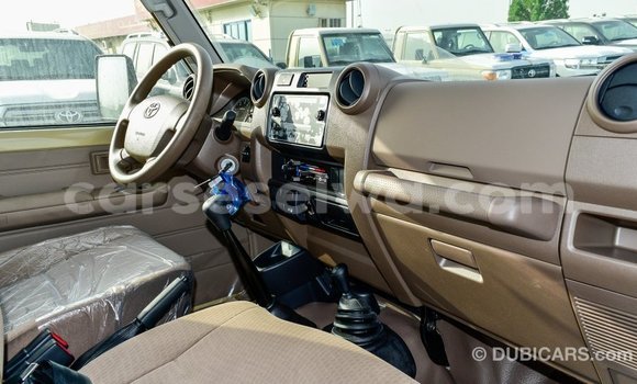 Buy Import Toyota Land Cruiser Beige Car in Import - Dubai in East Mahé Buy Import Toyota Land Cruiser Beige Car in Import - Dubai in East Mahé