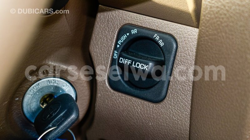 Big with watermark toyota land cruiser east mahe import dubai 6381