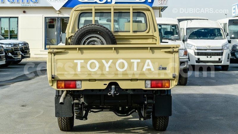 Big with watermark toyota land cruiser east mahe import dubai 6381