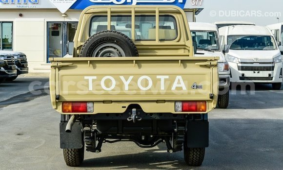 Buy Import Toyota Land Cruiser Beige Car in Import - Dubai in East Mahé Buy Import Toyota Land Cruiser Beige Car in Import - Dubai in East Mahé