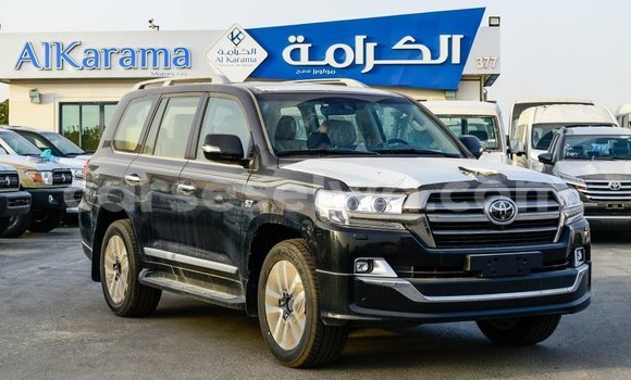 Acheter Import Voiture Toyota Land Cruiser Noir à Import - Dubai, East Mahé Acheter Import Voiture Toyota Land Cruiser Noir à Import - Dubai, East Mahé