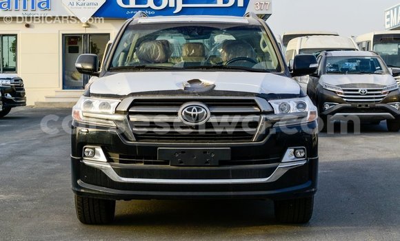 Acheter Import Voiture Toyota Land Cruiser Noir à Import - Dubai, East Mahé Acheter Import Voiture Toyota Land Cruiser Noir à Import - Dubai, East Mahé