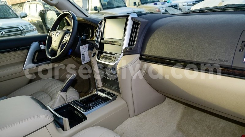 Big with watermark toyota land cruiser east mahe import dubai 6382