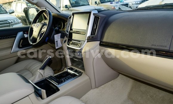 Acheter Import Voiture Toyota Land Cruiser Noir à Import - Dubai, East Mahé Acheter Import Voiture Toyota Land Cruiser Noir à Import - Dubai, East Mahé