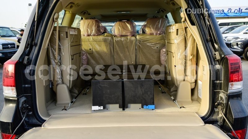 Big with watermark toyota land cruiser east mahe import dubai 6382