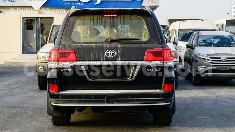 Big with watermark toyota land cruiser east mahe import dubai 6382