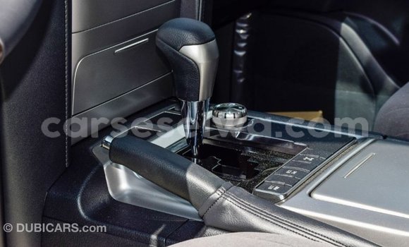 Acheter Import Voiture Toyota Land Cruiser Noir à Import - Dubai, East Mahé Acheter Import Voiture Toyota Land Cruiser Noir à Import - Dubai, East Mahé