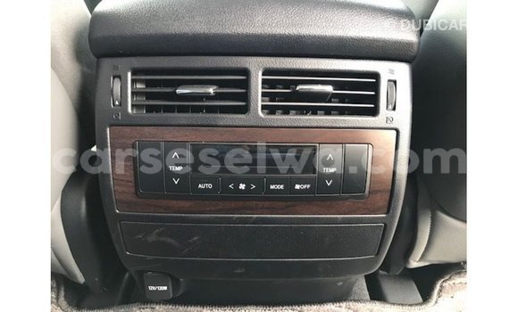 Buy Import Toyota Land Cruiser White Car in Import - Dubai in East Mahé Buy Import Toyota Land Cruiser White Car in Import - Dubai in East Mahé