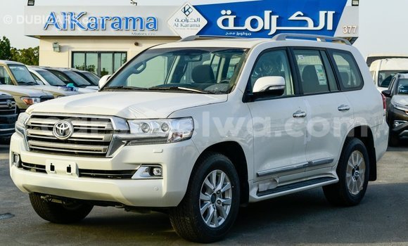 Buy Import Toyota Land Cruiser White Car in Import - Dubai in East Mahé Buy Import Toyota Land Cruiser White Car in Import - Dubai in East Mahé