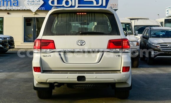 Buy Import Toyota Land Cruiser White Car in Import - Dubai in East Mahé Buy Import Toyota Land Cruiser White Car in Import - Dubai in East Mahé