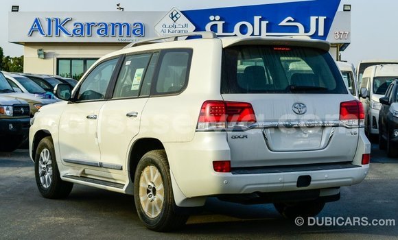 Buy Import Toyota Land Cruiser White Car in Import - Dubai in East Mahé Buy Import Toyota Land Cruiser White Car in Import - Dubai in East Mahé
