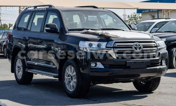Acheter Import Voiture Toyota Land Cruiser Noir à Import - Dubai, East Mahé Acheter Import Voiture Toyota Land Cruiser Noir à Import - Dubai, East Mahé