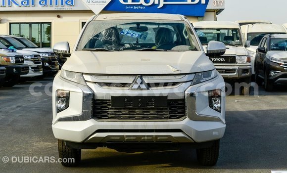 Acheter Import Voiture Mitsubishi L200 Blanc à Import - Dubai, East Mahé Acheter Import Voiture Mitsubishi L200 Blanc à Import - Dubai, East Mahé