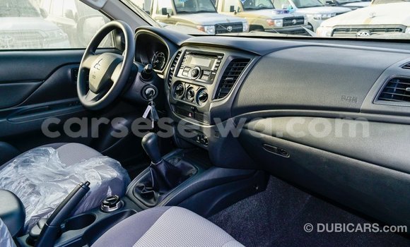 Acheter Import Voiture Mitsubishi L200 Blanc à Import - Dubai, East Mahé Acheter Import Voiture Mitsubishi L200 Blanc à Import - Dubai, East Mahé